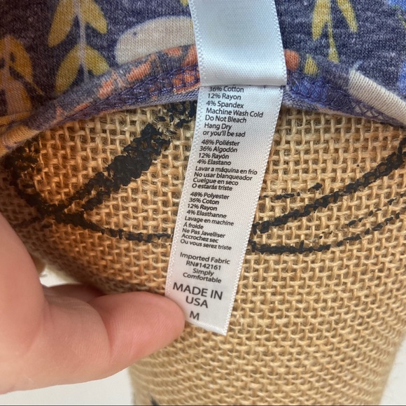 Lularoe Perfect T Geometric Print Size M NWT - Picture 7 of 8